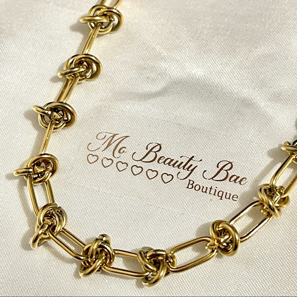 Gold Knotted Up Chain